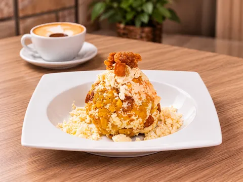 BOLON MIXTO (QUESO Y CHICHARRON)